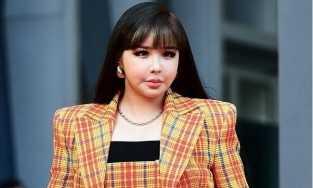 Park Bom 2NE1 leo lên top 1 Dispatch khi giảm tới 11kg