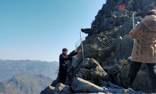 Hà Giang: 'Mỏm đá tử thần' được rào kín sau vụ phượt thủ bị ngã