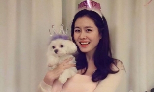 Son Ye Jin đón tuổi 39 với căn nhà ngập tràn hoa và quà