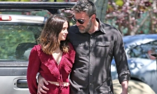 Tài tử Ben Affleck chia tay bạn gái kém 16 tuổi sau gần 1 năm yêu nhau