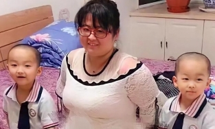 Nể phục trước cách dạy con của người mẹ chỉ còn 76cm vẫn nhất quyết mang thai