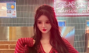 Cô gái bỏ gương mặt cha sinh mẹ đẻ bằng thẩm mỹ 100 lần trong vòng 3 năm