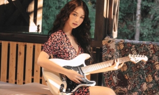 Nhan sắc nổi bật ở tuổi 21 của AMEE