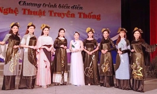 Nghi vấn mẫu áo dài trình diễn đêm chung kết HHVN 2020 đạo ý tưởng thiết kế