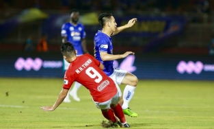 Ngô Hoàng Thịnh – Truyền nhân của thứ bóng đá 'chém đinh chặt sắt' xứ Nghệ