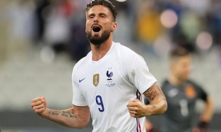 Vui cùng EURO: Cầu thủ nào đang chơi tại EURO 2020 ghi được nhiều bàn thắng nhất vào lưới ĐT Việt Nam?