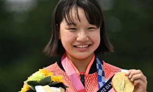 Nữ VĐV 13 tuổi giành huy chương vàng Olympic Tokyo 2020