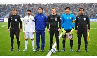 Bị tấn công dữ dội, trọng tài bắt chính trận đấu phải gửi thông điệp đến người Việt Nam