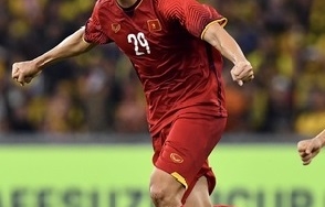 Tiền vệ Nguyễn Huy Hùng bị ông Park bỏ quên luôn suốt thời gian dài