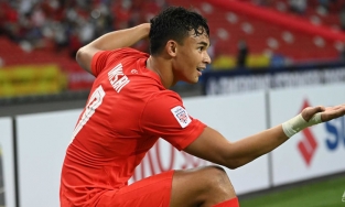 Vẻ đàn ông nam tính của Ikhsan Fandi - tiền đạo vừa lập cú đúp cho ĐT Singapore