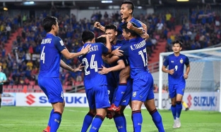 Đánh bại Singapore, Thái Lan toàn thắng vòng bảng AFF Cup 2011