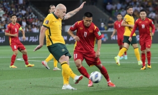 Võ sĩ Trương Đình Hoàng tự hào khoe được ông Park tung ra sân trong màu áo ĐT Việt Nam