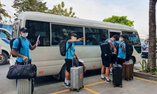 Khỏi Covid, 11 cầu thủ U23 Việt Nam lại lên xe đò về nước