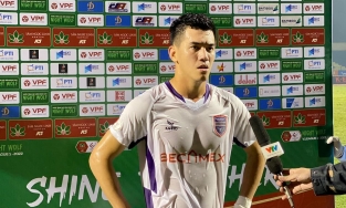 Chiếc áo đẫm mồ hôi làm lộ thân hình cường tráng của Tiến Linh, fanpage CLB Bình Dương 'đỏ tim'