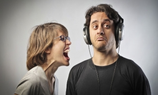 Lý do đàn ông không bao giờ thích lắng nghe phụ nữ