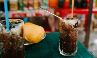 Xe bánh mì ca cao độc lạ hơn 20 năm tuổi tại quận 5