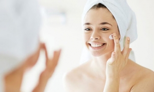 Mắc bạn 5 sai lầm khi sử dụng kem dưỡng ẩm làm phản tác dụng