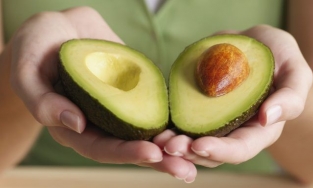 Nắm vững 5 lợi ích của quả bơ trong việc chăm sóc sắc đẹp