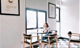 3 quán cafe tông đen tuyệt đẹp cho người thích điều mới lạ ở Sài Gòn