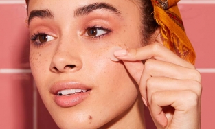 Xướng tên 5 miếng dán mụn hữu hiệu hỗ trợ quá trình trang điểm 