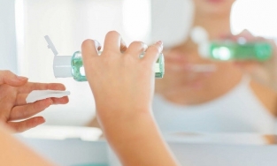 Đau đầu vì mặt đổ dầu? Sử dụng ngay 5 toner cho da dầu sau