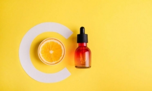 Serum vitamin C là gì? Top 5 loại serum vitamin C đặc trị phổ biến 