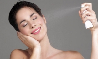 Nước xịt khoáng và 5 công dụng bạn chưa biết