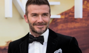 Nhìn lại những bộ trang phục ấn tượng nhất của David Beckham 
