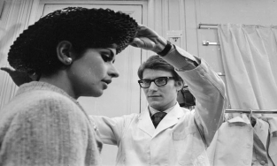 Đế chế thời trang Yves Saint Laurent (YSL): Lịch sử hình thành và phát triển thương hiệu