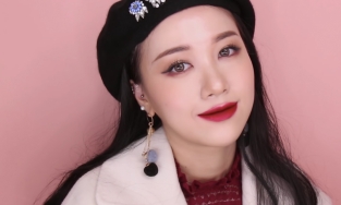 Năm Covid thứ 2 nhưng vẫn phải rực rỡ, học ngay kiểu trang điểm sau 