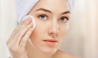 Các bước tẩy trang giúp se khít lỗ chân lông cực hiệu quả cho từng loại da