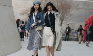 Cùng 'biến hóa thời trang' với các Youtuber Châu Á