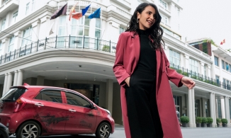 4 tips chọn áo khoác dáng dài cho cô nàng 'nấm lùn'  