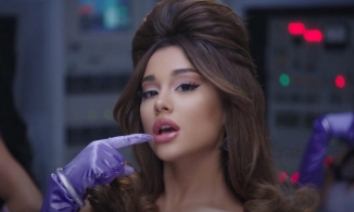 'Nữ Robot' Ariana Grande mang vẻ đẹp gợi cảm trong MV 34+35