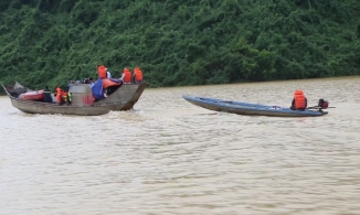 Sạt lở thủy điện Rào Trăng 3: Dừng cứu hộ do mưa và trời tối
