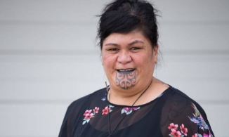 Chân dung Tân ngoại trưởng nữ xăm mặt của New Zealand 