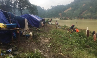 Quảng Bình: Dân bản Sắt di dời khẩn cấp khi núi xuất hiện nhiều vết nứt