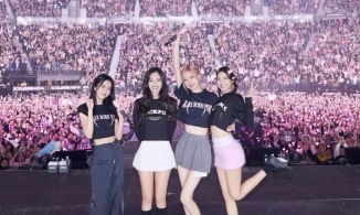 Hàng nghìn người hâm mộ đã có mặt tại SVĐ Mỹ Đình từ sớm để chờ đợi 4 cô gái BLACKPINK