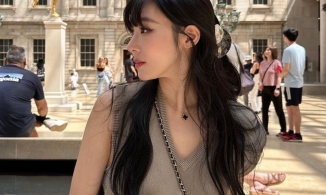 Thời trang du lịch của sao Hàn: Nữ tính và đầy phóng khoáng