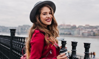 Giải mã vẻ đẹp cuốn hút của phụ nữ Pháp