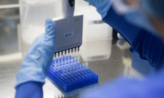 Người xuất cảnh phải trả bao nhiêu tiền để được xét nghiệm Covid-19