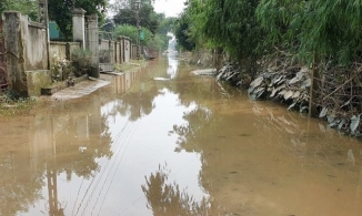 Người đàn ông rơi xuống giếng tử vong trong lúc múc nước dọn nhà sau lũ