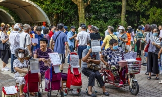 Trung Quốc: Người già tấp nập đi 'chợ mai mối'