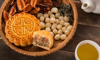 Ăn bánh Trung thu, uống trà - cặp đôi hoàn hảo của mùa Đoàn viên