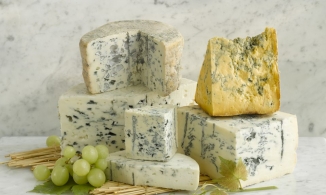 Tất tần tật về phô mai xanh, loại phô mai nặng mùi nhưng nhiều người mê