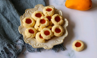 Cách làm bánh quy nhân mứt trái cây để thoả thú trà bánh tại nhà