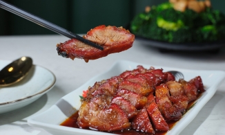 Xá xíu, món ăn làm nên đặc trưng của ẩm thực Hong Kong, được từ điển Oxford ghi danh