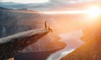 Trolltunga, điểm du lịch phải đi bộ 27km vẫn nhiều người muốn đến của Na Uy