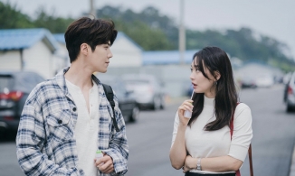 'Chất' như nam chính 'Hometown Cha-Cha-Cha': Phận trai làng biển nhưng tủ đồ toàn hàng hiệu 