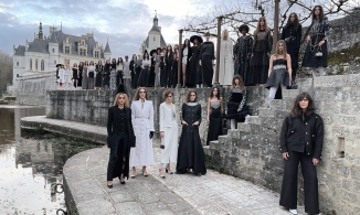 Chanel Métier d’Art Pre-fall 2021: Lâu đài của những quý cô